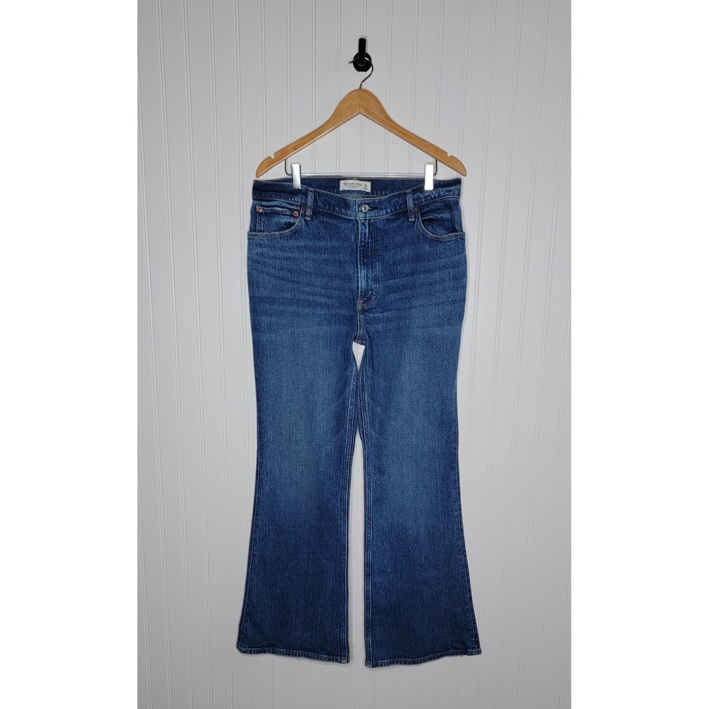 Abercrombie & Fitch The 70's Vintage Flare Ultra High Rise Denim Jeans Size 31
